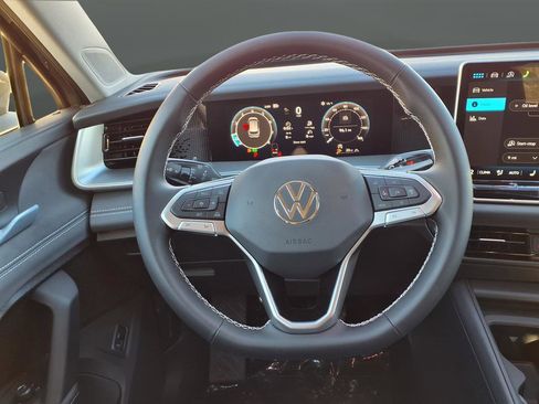 New 2026 Volkswagen Tiguan SE image 53
