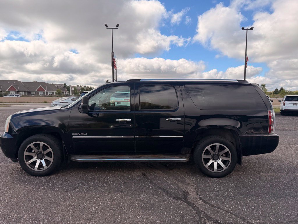 Used 2011 GMC Yukon XL Denali AWD/4WD image 9