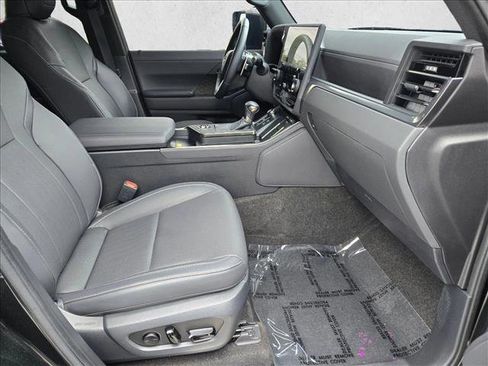 Used 2025 Lexus GX 550 w/ Accessory Package (Z1) image 19