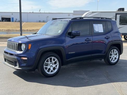 Used 2019 Jeep Renegade Latitude image 3