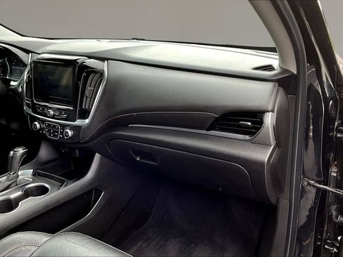 Used 2020 Chevrolet Traverse LT w/ Driver Confidence II Package AWD/4WD image 24