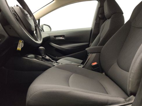 Used 2021 Toyota Corolla LE image 17