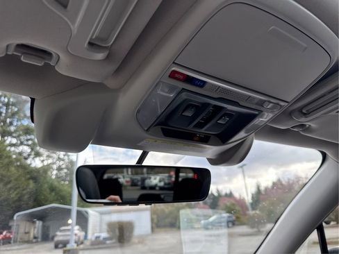 Used 2021 Subaru Forester Premium image 16