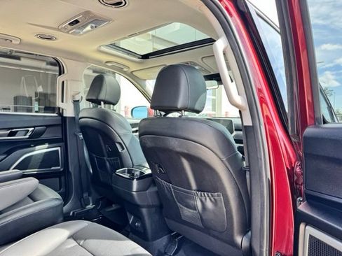 Used 2023 Kia Telluride S w/ S Sunroof Package FWD image 30