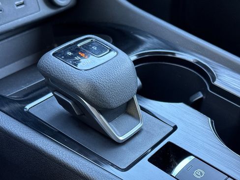 Certified 2023 Nissan Rogue SV image 24