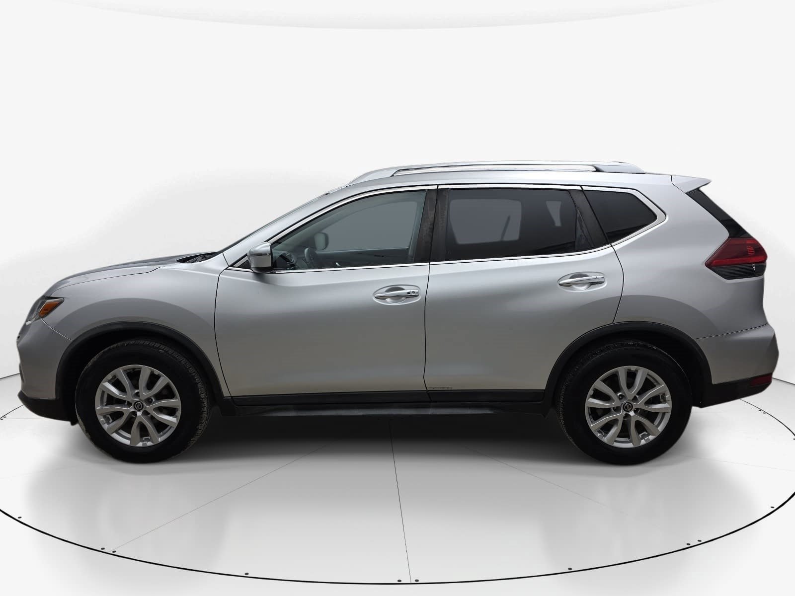 Used 2018 Nissan Rogue SV FWD image 7