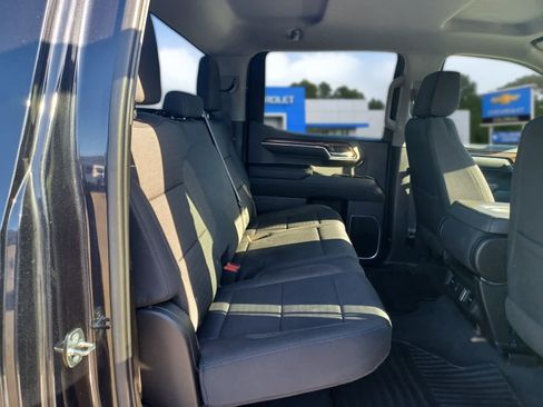 Used 2023 Chevrolet Silverado 1500 LT AWD/4WD image 16