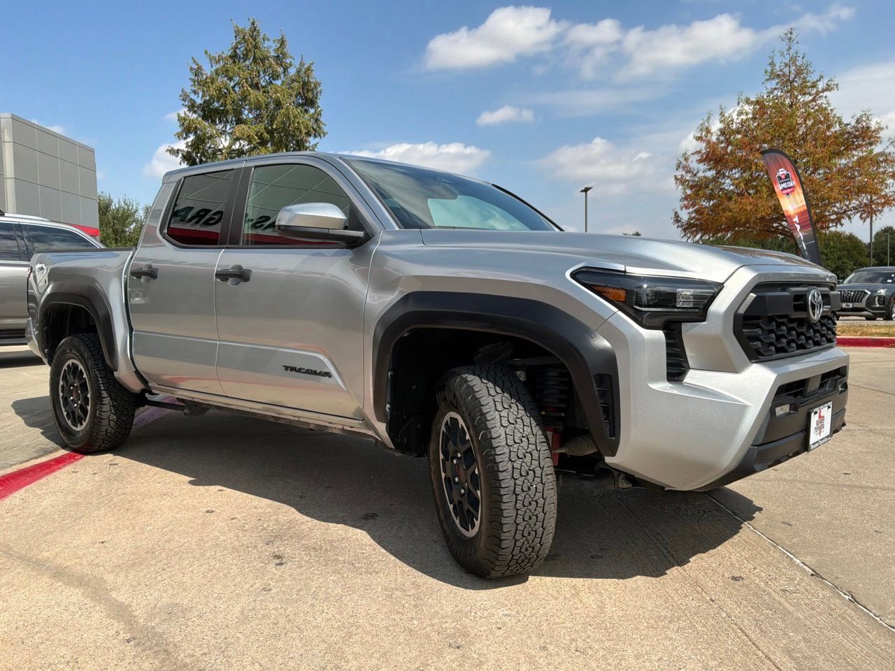 Used 2025 Toyota Tacoma TRD Off-Road AWD/4WD image 4