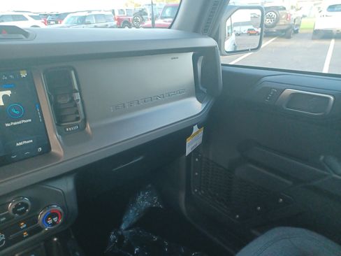 New 2025 Ford Bronco 4-Door image 21