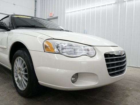 Used 2005 Chrysler Sebring Touring image 4