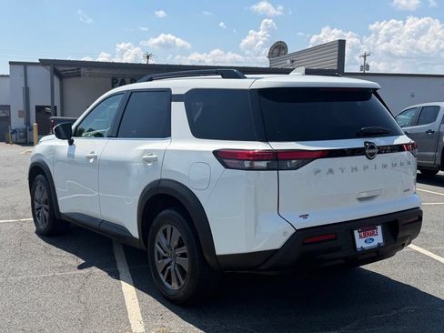 Used 2025 Nissan Pathfinder SV AWD/4WD image 7
