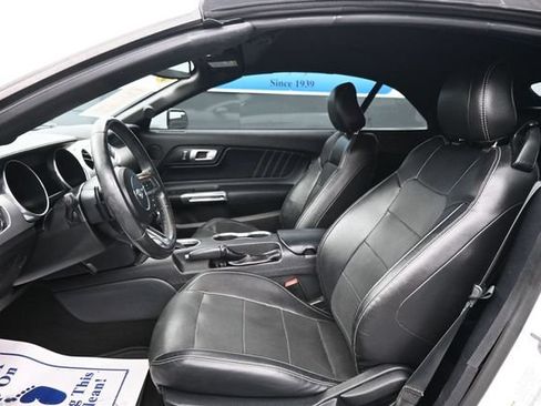 Used 2020 Ford Mustang Premium RWD image 8