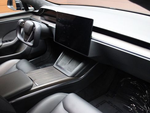 Used 2023 Tesla Model S AWD image 42