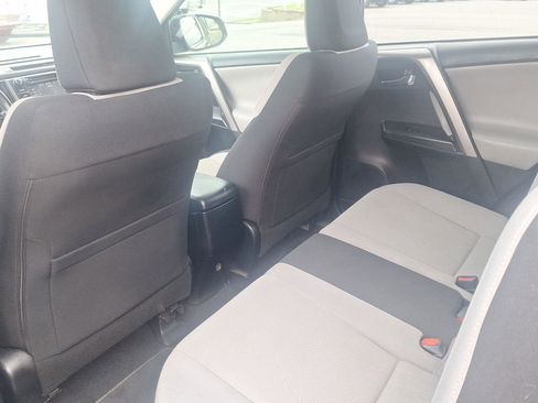 Used 2016 Toyota RAV4 XLE FWD image 13