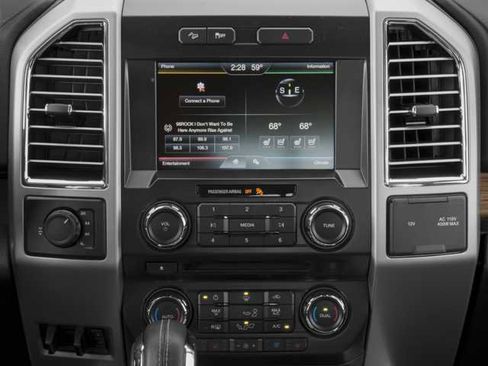 Used 2017 Ford F150 Lariat w/ Equipment Group 502A Luxury RWD image 7