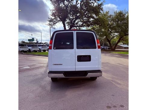 Used 2025 Chevrolet Express 3500 LT w/ LT Preferred Equipment Group RWD image 6