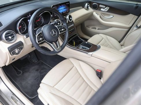 Used 2020 Mercedes-Benz GLC 300 image 4