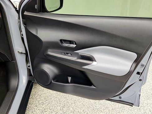 Used 2023 Nissan Kicks SR w/ SR Premium Package FWD image 26