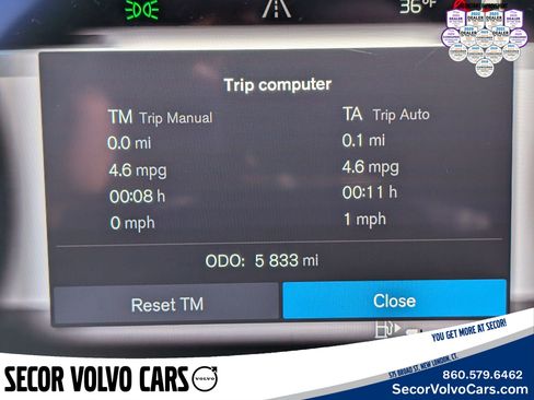 Used 2024 Volvo XC40 B5 Core image 18