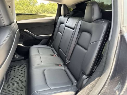 Used 2024 Tesla Model Y Long Range RWD image 23