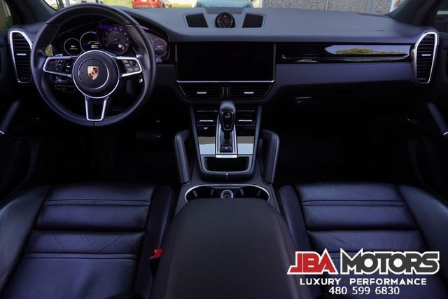 Used 2023 Porsche Cayenne AWD/4WD image 10