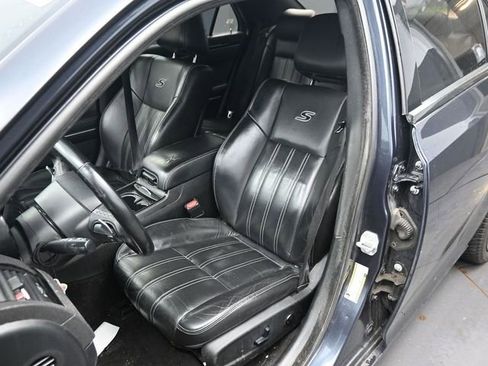 Used 2018 Chrysler 300 S w/ 300S Premium Group image 13