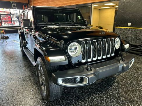 Used 2020 Jeep Wrangler Unlimited Sahara w/ Dual Top Group AWD/4WD image 8