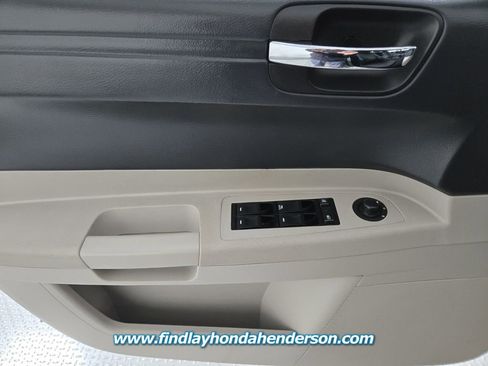 Used 2006 Chrysler 300 image 24