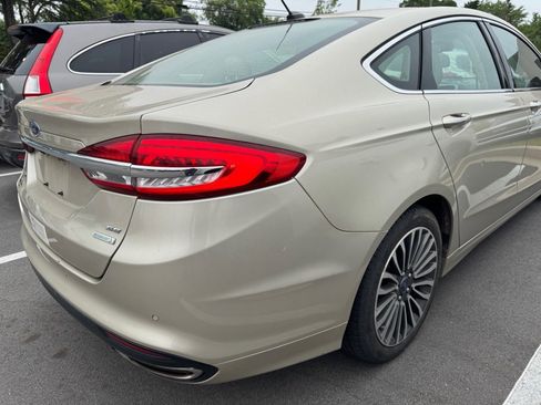 Used 2017 Ford Fusion SE w/ Fusion SE Technology Package FWD image 21