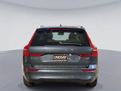 Used 2023 Volvo XC60 B5 Core w/ Climate Package FWD image 11