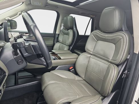 Used 2023 Lincoln Navigator Black Label AWD/4WD image 16