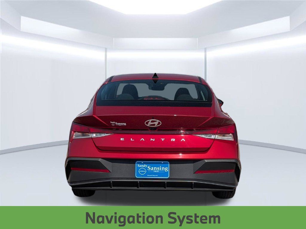Used 2024 Hyundai Elantra SEL FWD image 6