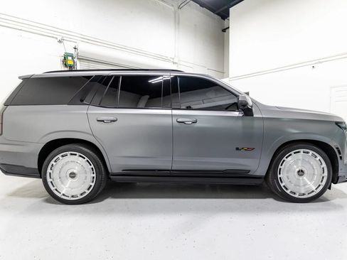 Used 2026 Cadillac Escalade V w/ LPO, Onyx Lite Package AWD/4WD image 29