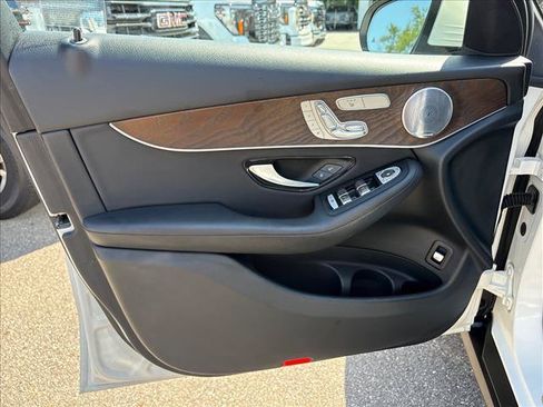 Used 2019 Mercedes-Benz GLC 300 4MATIC image 20