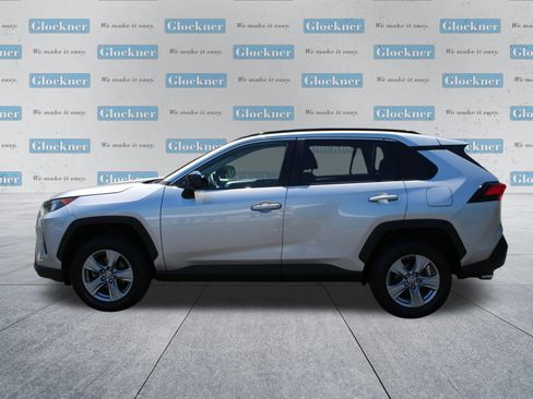Used 2022 Toyota RAV4 LE AWD/4WD image 10