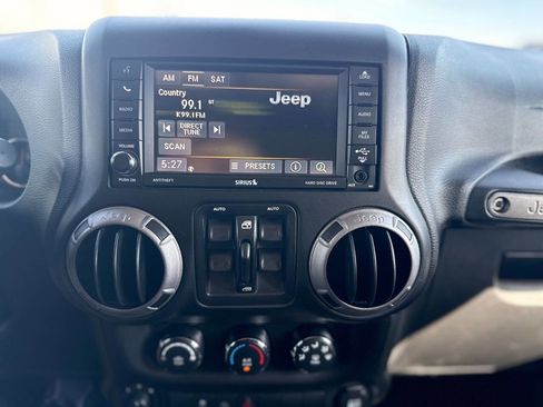 Used 2015 Jeep Wrangler Unlimited Sport image 32