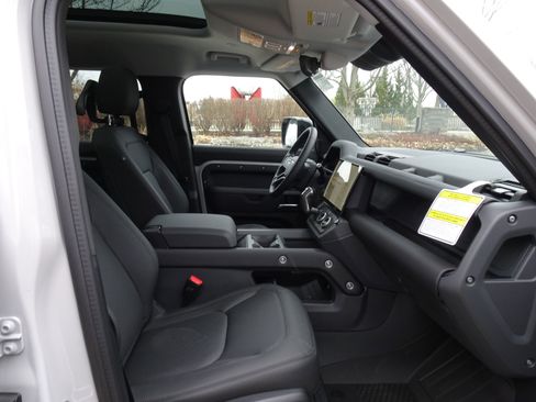 New 2026 Land Rover Defender 110 S image 2