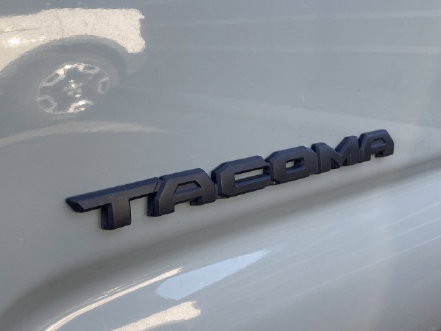 Used 2023 Toyota Tacoma TRD Off-Road AWD/4WD image 8