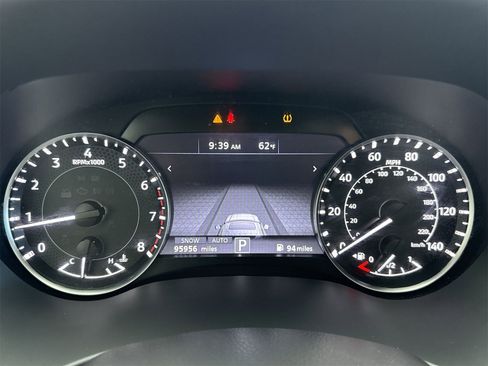 Used 2021 Nissan Armada SL w/ Captain's Chairs Package image 15