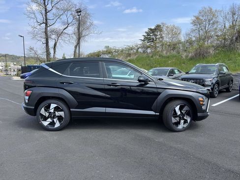 New 2026 Hyundai Kona Limited FWD image 2