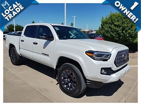 Used 2022 Toyota Tacoma Limited w/ Nightshade Package AWD/4WD image 5