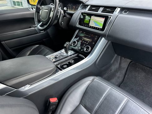 Used 2018 Land Rover Range Rover Sport HSE Dynamic image 16