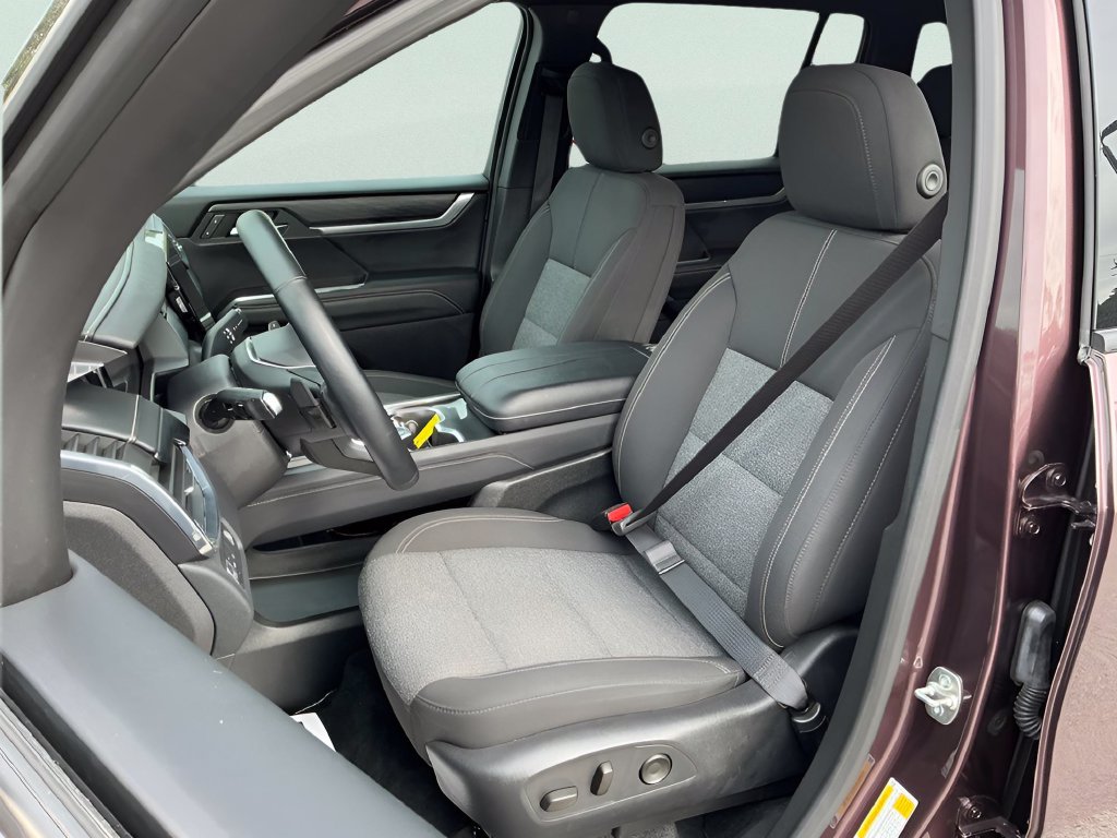 Used 2025 GMC Acadia Elevation FWD image 30