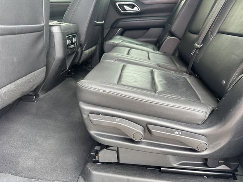 Used 2023 Chevrolet Suburban LT image 31