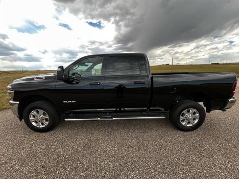 Used 2026 RAM 2500 Big Horn AWD/4WD image 2