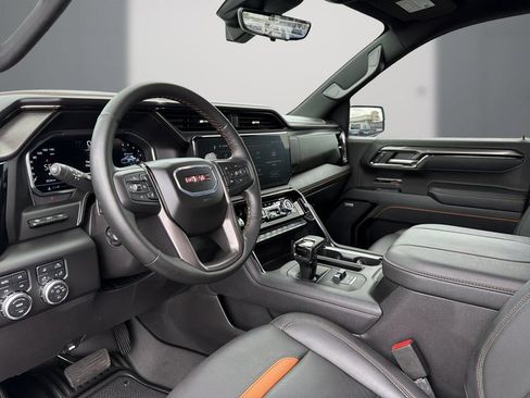 Used 2025 GMC Sierra 1500 AT4 w/ AT4 Premium Package AWD/4WD image 15