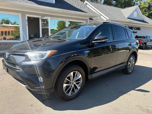 Used 2016 Toyota RAV4 XLE image 1