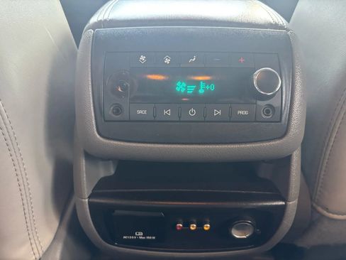 Used 2012 Chevrolet Traverse LT image 19