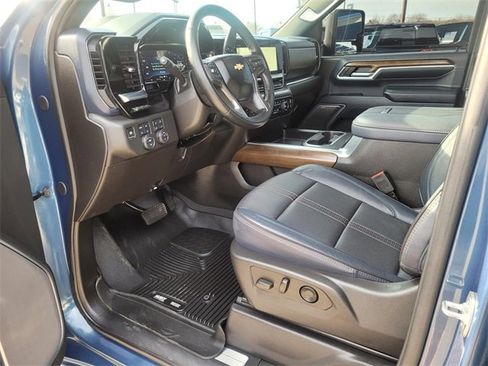 Used 2025 Chevrolet Silverado 3500 High Country w/ High Country Premium Package image 2