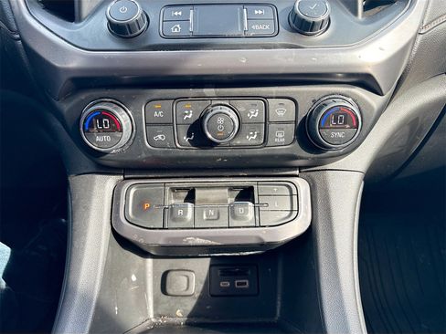 Used 2023 GMC Acadia AT4 w/ Technology Package image 15